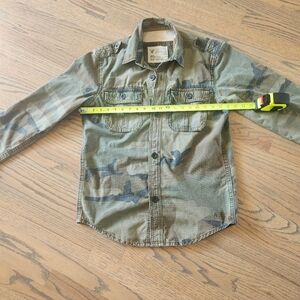 American Eagle Camoflauge Shirrt Jacket